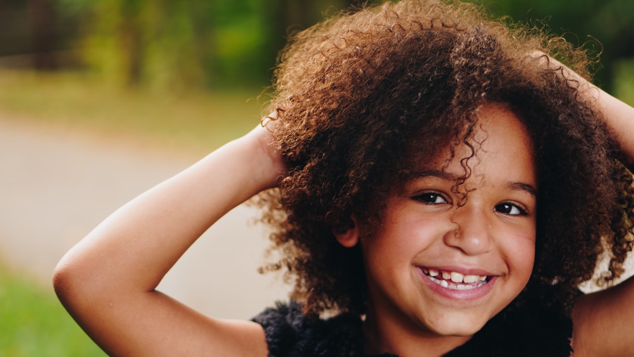 Devenir le héros de son histoire : l'effet sur la confiance en soi de l'enfant