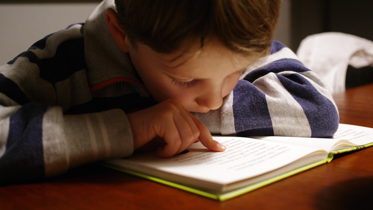 Mon enfant n'aime pas lire : 9 astuces pour lui redonner le goût des livres